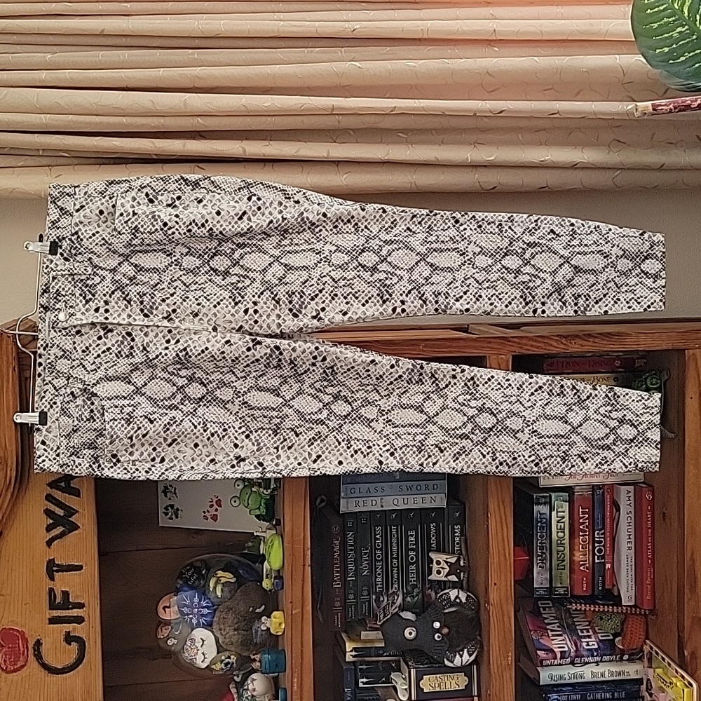 Good American Good Waist Women's Size 20 Black & White Snake Print Skinny Jeans